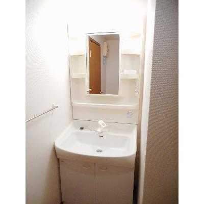 apartment 〒108-0075　東京都港区港南２丁目16-1