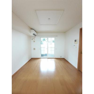 フローレンス桃園 102【管理NO：1-014179401-01020】 ★家具家電は申し込み後に搬入します★の物件写真2