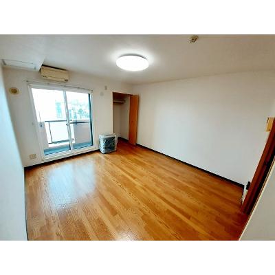ジェルメ日乃出町 302【管理NO：1-012426901-03020】 ★家具家電は申し込み後に搬入します★ ★2026年10月下旬入居可能★の物件写真2