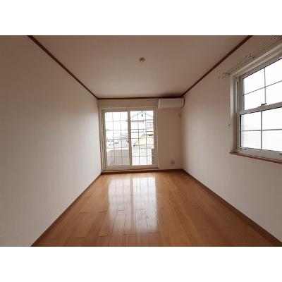 Ｐｒｅｓｅｎｔｉｍｅ　Ａ 101【管理NO：1-011839101-01010】 ★家具家電は申し込み後に搬入します★ ★2026年11月上旬入居可能★の物件写真2