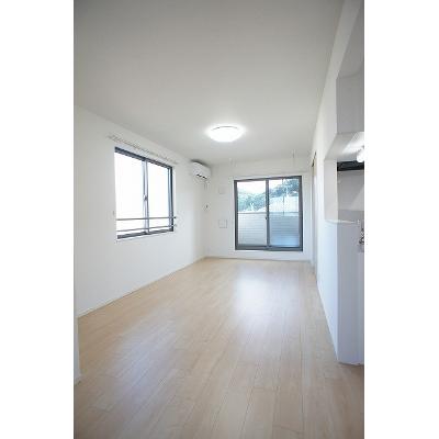 ベラカーサピッコロ 301【管理NO：1-022227701-03010】 ★家具家電は申し込み後に搬入します★ ★2026年11月中旬入居可能★の物件写真2