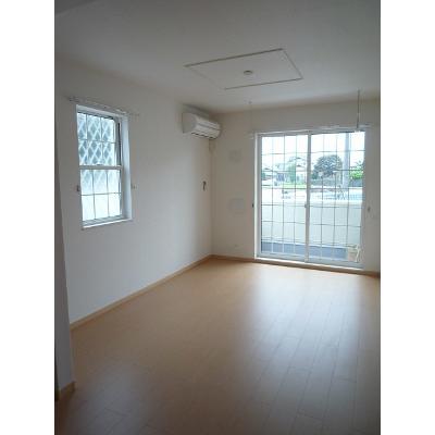中田ガ－デン 105【管理NO：1-016856401-01050】 ★家具家電は申し込み後に搬入します★ ★2026年12月中旬入居可能★の物件写真2