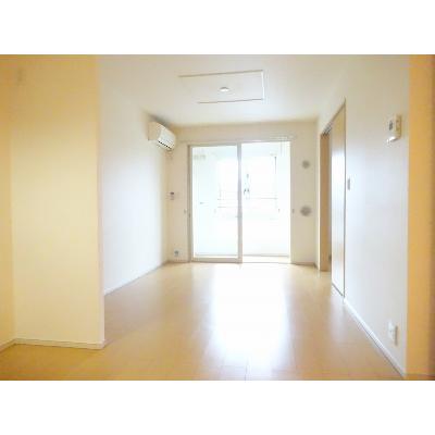 ベル・フローラさくら 204【管理NO：1-018260801-02040】 ★家具家電は申し込み後に搬入します★ ★2026年11月下旬入居可能★の物件写真2