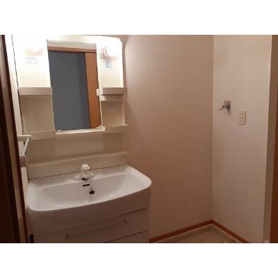 イースト．ウィング 102【管理NO：1-013436901-01020】 ★家具家電は申し込み後に搬入します★ ★2026年11月中旬入居可能★の物件写真6