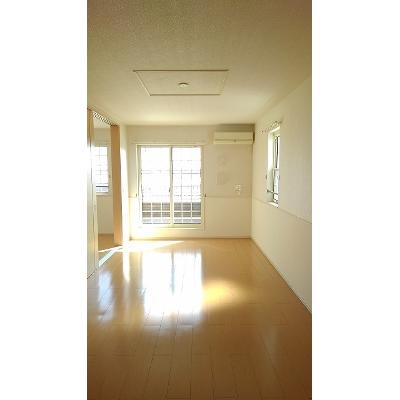 ラ・グラース 205【管理NO：1-017663001-02040】 ★家具家電は申し込み後に搬入します★ ★2026年11月中旬入居可能★の物件写真2