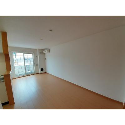 アイリス 102【管理NO：1-014972901-01020】 ★家具家電は申し込み後に搬入します★ ★2026年11月中旬入居可能★の物件写真2