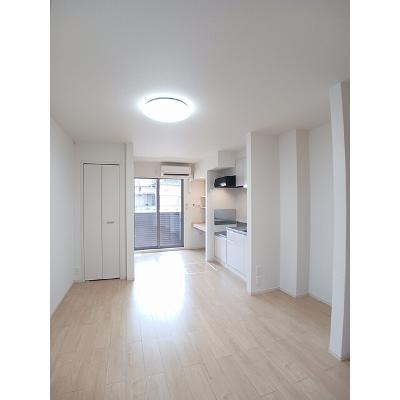 フォーリーフ林 102【管理NO：1-023475401-01020】 ★家具家電は申し込み後に搬入します★ ★2026年11月下旬入居可能★の物件写真2