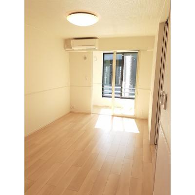 ルル・フルール　Ⅰ 101【管理NO：1-026950701-01010】 ★家具家電は申し込み後に搬入します★ ★2026年12月中旬入居可能★の物件写真2