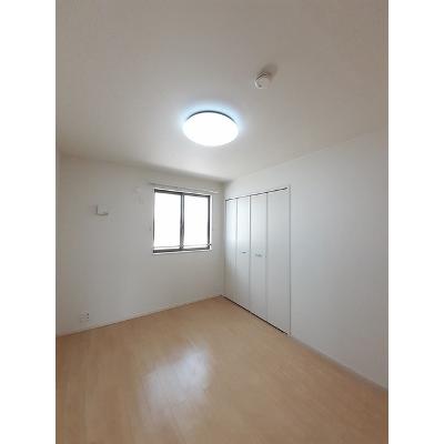 スリーアイランド 201【管理NO：1-024267301-02010】 ★家具家電は申し込み後に搬入します★ ★2026年10月下旬入居可能★の物件写真2