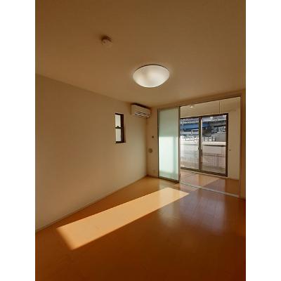 ラフェリア 101【管理NO：1-020670201-01010】 ★家具家電は申し込み後に搬入します★ ★2026年10月下旬入居可能★の物件写真2