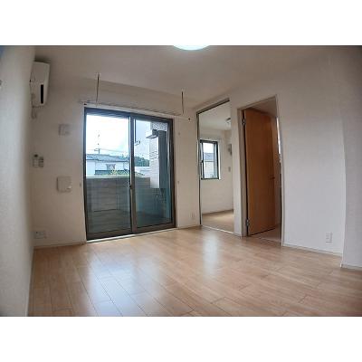 バース　Ⅲ 101【管理NO：1-022795001-01010】 ★家具家電は申し込み後に搬入します★の物件写真2
