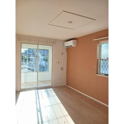 ラ・ルーチェ桜 101【管理NO：1-023459001-01010】 ★家具家電は申し込み後に搬入します★の物件写真2