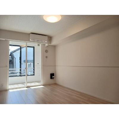 アモリール 103【管理NO：1-027841301-01030】 ★家具家電は申し込み後に搬入します★ ★2026年11月中旬入居可能★の物件写真2