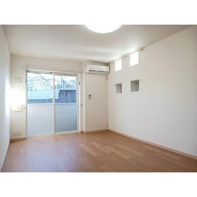 コモド　アデッソ 105【管理NO：1-015760801-01050】 ★家具家電は申し込み後に搬入します★ ★2026年11月下旬入居可能★の物件写真2