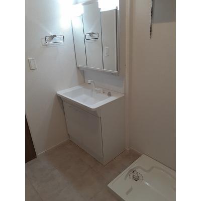 エーデルシュタイン 102【管理NO：1-027184401-01020】 ★家具家電は申し込み後に搬入します★の物件写真6