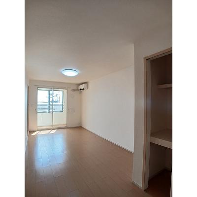パルテール 303【管理NO：1-021189501-03030】 ★家具家電は申し込み後に搬入します★の物件写真2
