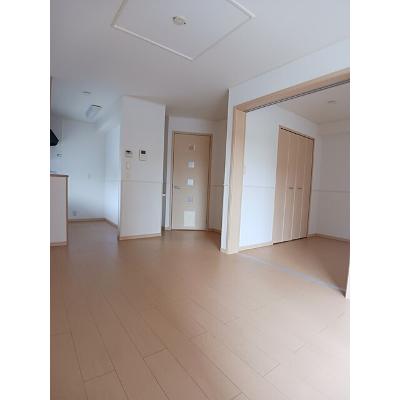 プレムローゾ 103【管理NO：1-016225601-01030】 ★家具家電は申し込み後に搬入します★の物件写真2