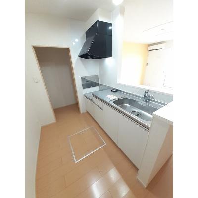 ピース　メープル 102【管理NO：1-018804101-01020】 ★家具家電は申し込み後に搬入します★ ★2026年11月下旬入居可能★の物件写真3