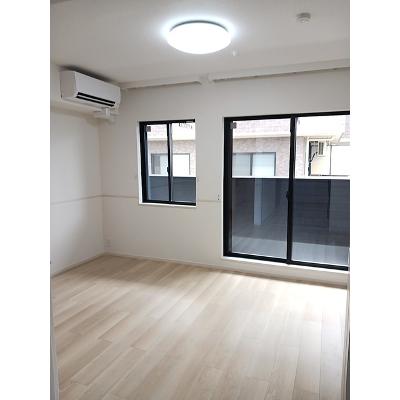 メゾン・ド・フロレゾン 304【管理NO：1-028257201-03040】 ★家具家電は申し込み後に搬入します★の物件写真2