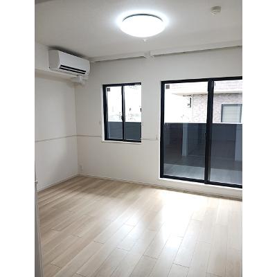 メゾン・ド・フロレゾン 302【管理NO：1-028257201-03020】 ★家具家電は申し込み後に搬入します★の物件写真2