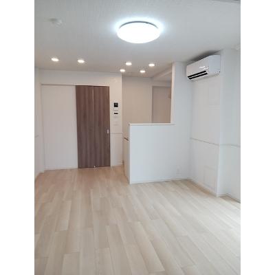 メゾン・ド・フロレゾン 101【管理NO：1-028257201-01010】 ★家具家電は申し込み後に搬入します★の物件写真2