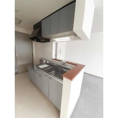 アーバンドエル 101【管理NO：1-009556301-01010】 ★家具家電は申し込み後に搬入します★ ★2026年11月下旬入居可能★の物件写真3