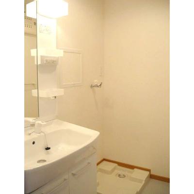 リファインドⅢ 205【管理NO：1-015340301-02050】 ★家具家電は申し込み後に搬入します★ ★2026年11月下旬入居可能★の物件写真6