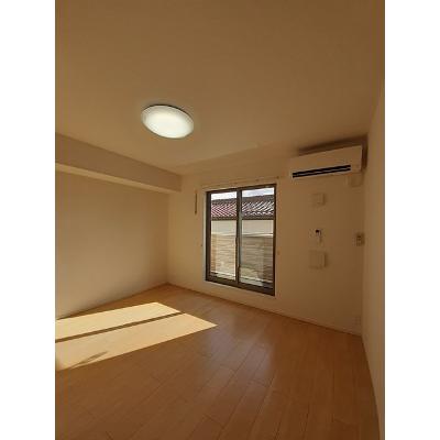 オブリガード 205【管理NO：1-022327901-02040】 ★家具家電は申し込み後に搬入します★ ★2026年11月下旬入居可能★の物件写真2