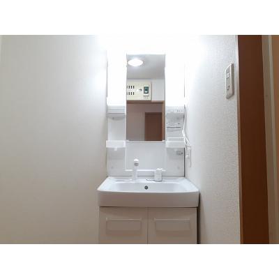 ヴィラージュ 303【管理NO：1-007400101-03030】 ★家具家電は申し込み後に搬入します★ ★2026年10月下旬入居可能★の物件写真6