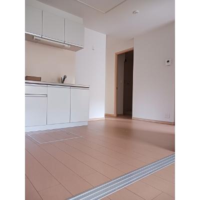 アミーチ　Ⅴ 103【管理NO：1-017493501-01030】 ★家具家電は申し込み後に搬入します★ ★2026年12月下旬入居可能★の物件写真2