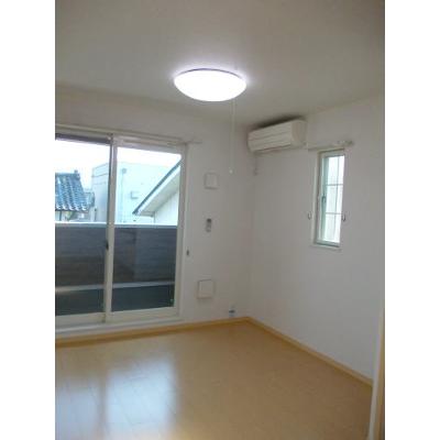 ルミエ－ル神明 205【管理NO：1-015821801-02050】 ★家具家電は申し込み後に搬入します★ ★2026年12月上旬入居可能★の物件写真2