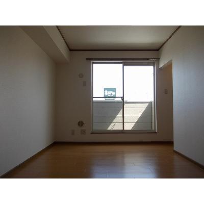 ユニメゾン青山 201【管理NO：1-010980001-02010】 ★家具家電は申し込み後に搬入します★ ★2027年01月中旬入居可能★の物件写真2