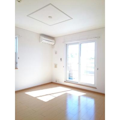 ランベリール 202【管理NO：1-014789501-02020】 ★家具家電は申し込み後に搬入します★ ★2026年11月中旬入居可能★の物件写真2