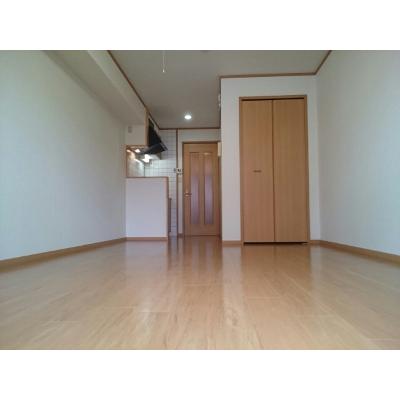 アクティブフロッグ 101【管理NO：1-011901701-01010】 ★家具家電は申し込み後に搬入します★ ★2026年11月中旬入居可能★の物件写真2