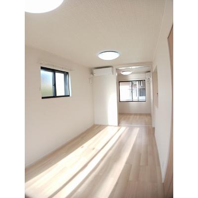 サンシャイン 101【管理NO：1-027739901-01010】 ★家具家電は申し込み後に搬入します★ ★2027年01月上旬入居可能★の物件写真2