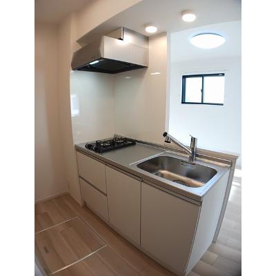 サンシャイン 101【管理NO：1-027739901-01010】 ★家具家電は申し込み後に搬入します★ ★2027年01月上旬入居可能★の物件写真3