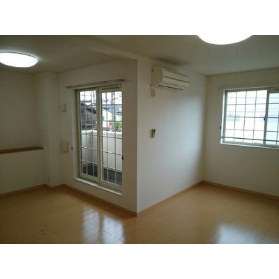 ブッシュ・クロ－バ－ 203【管理NO：1-016047501-02030】 ★家具家電は申し込み後に搬入します★ ★2026年12月上旬入居可能★の物件写真2