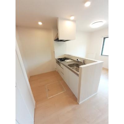 アモーレ周布　Ⅲ 101【管理NO：1-024717503-01010】 ★家具家電は申し込み後に搬入します★ ★2026年12月中旬入居可能★の物件写真3