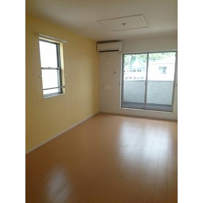 リトル　プリンス　Ｃ 203【管理NO：1-018977803-02030】 ★家具家電は申し込み後に搬入します★ ★2026年12月中旬入居可能★の物件写真2