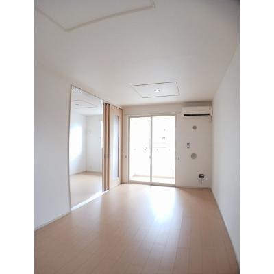 メゾン・ド・グラース 205【管理NO：1-017555101-02050】 ★家具家電は申し込み後に搬入します★ ★2026年11月下旬入居可能★の物件写真2