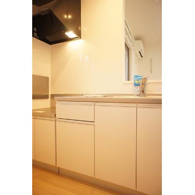 イープルコート 206【管理NO：1-023229501-02050】 ★家具家電は申し込み後に搬入します★ ★2026年10月下旬入居可能★の物件写真3
