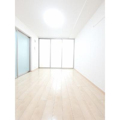 カドリフォリエ 105【管理NO：1-019547401-01050】 ★家具家電は申し込み後に搬入します★ ★2026年11月上旬入居可能★の物件写真2