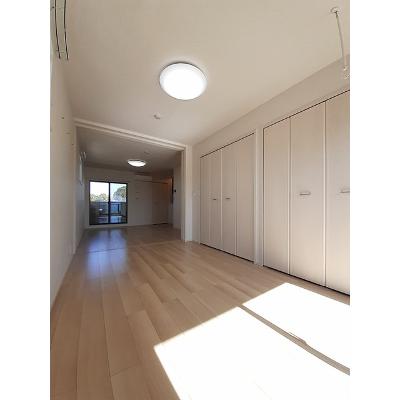 バンブー　ハン 302【管理NO：1-026514101-03020】 ★家具家電は申し込み後に搬入します★ ★2026年10月下旬入居可能★の物件写真2