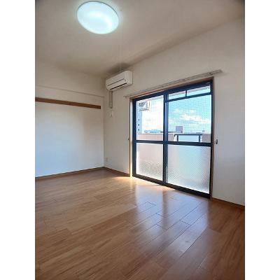 エアリーストリート 406【管理NO：1-012660101-04060】 ★家具家電は申し込み後に搬入します★の物件写真2