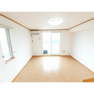 サンリット小池 201【管理NO：1-012152901-02010】 ★家具家電は申し込み後に搬入します★ ★2026年11月下旬入居可能★の物件写真2