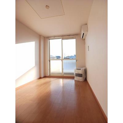 ウェザビーハウス 202【管理NO：1-011340801-02020】 ★家具家電は申し込み後に搬入します★ ★2026年10月下旬入居可能★の物件写真2