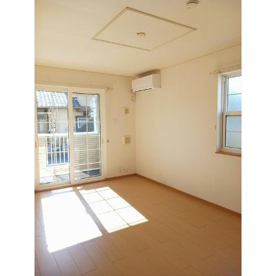 レトアⅡ 101【管理NO：1-015083101-01010】 ★家具家電は申し込み後に搬入します★ ★2026年12月上旬入居可能★の物件写真2