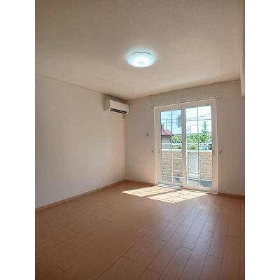 カーサ・エスポワール 101【管理NO：1-016260801-01010】 ★家具家電は申し込み後に搬入します★ ★2026年11月下旬入居可能★の物件写真2