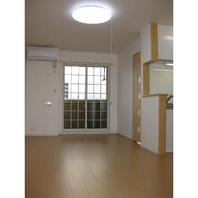 サンリット　Ⅱ 102【管理NO：1-018152702-01020】 ★家具家電は申し込み後に搬入します★ ★2026年11月下旬入居可能★の物件写真2