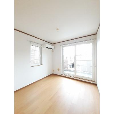 パーク　レガシィⅡ 201【管理NO：1-011779202-02010】 ★家具家電は申し込み後に搬入します★ ★2026年12月中旬入居可能★の物件写真2